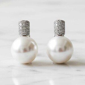 Ladies Silver Pearl Round Earrings 